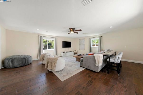 Dining room, Interior, Living room, Recessed Lighting, Wood Texture Flooring