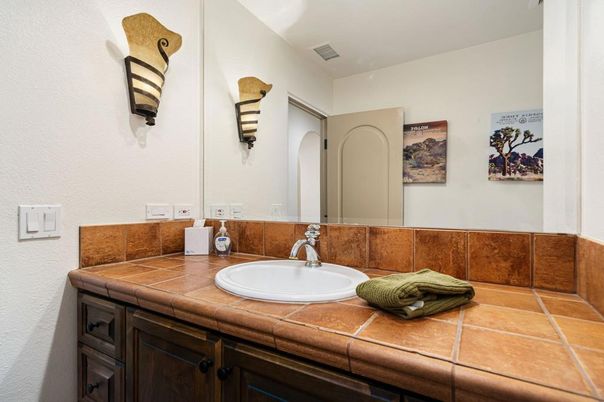 Bathroom, Interior, Tile Countertops
