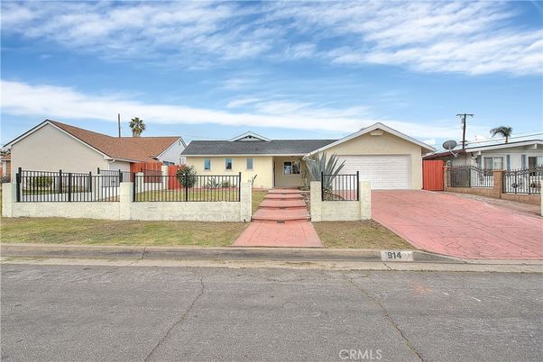 Attached, Backyard, Exterior, Facade, Ranch