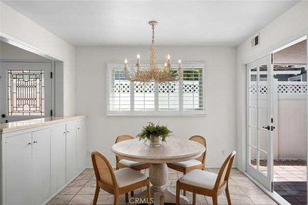 Chandelier, Dining room, Interior