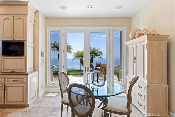 Dining room, Interior, Recessed Lighting, Water