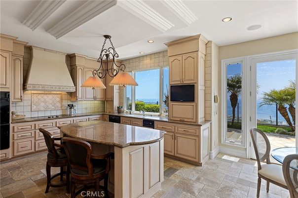 Chandelier, Interior, Kitchen, Recessed Lighting, Water