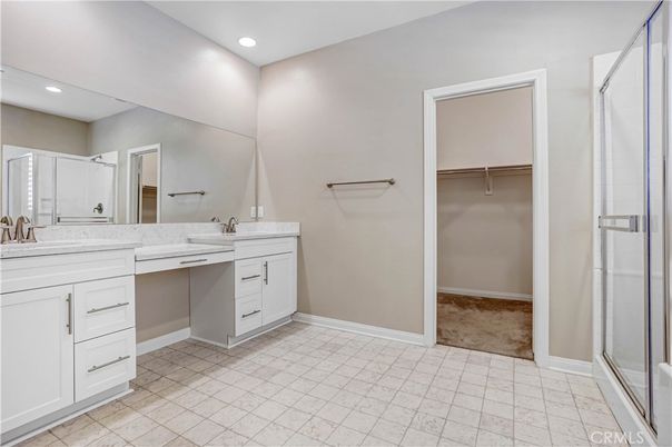 Bathroom, Dual Sink Vanities, Interior, Recessed Lighting