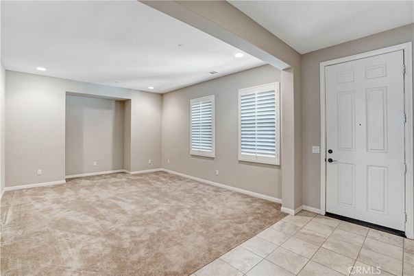Empty room, Interior, Recessed Lighting