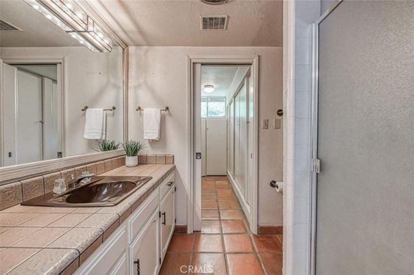Bathroom, Interior, Tile Countertops