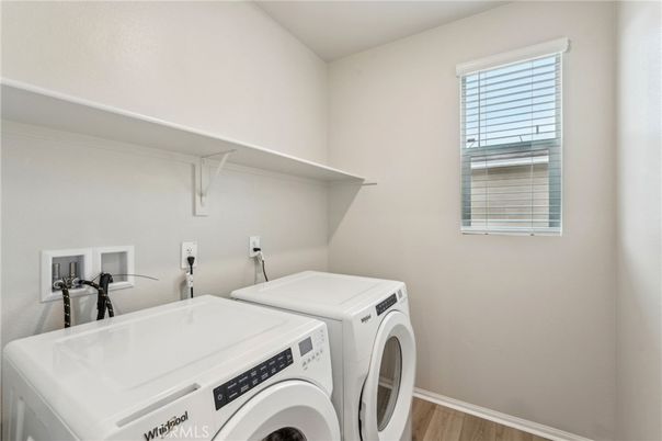 Interior, Washer, Wood Texture Flooring