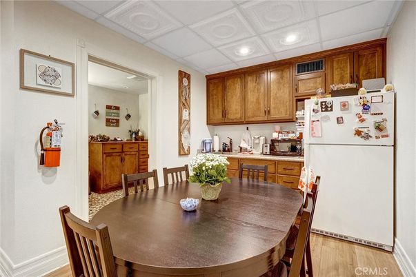 Dining room, Interior, Kitchen, Recessed Lighting, Wood Texture Flooring