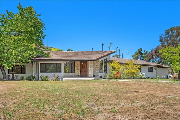 Backyard, Exterior, Facade, Ranch