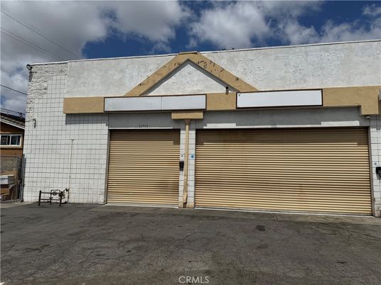 Exterior, Facade, None