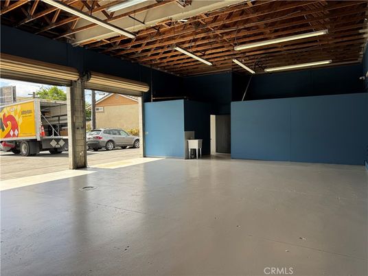 Garage, Interior, Wooden Beams