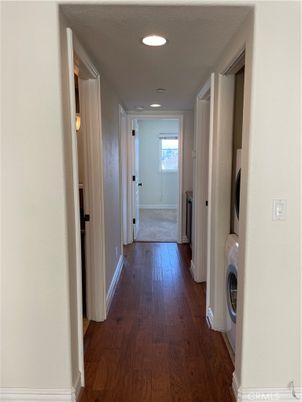 Interior, Recessed Lighting, Washer, Wood Texture Flooring