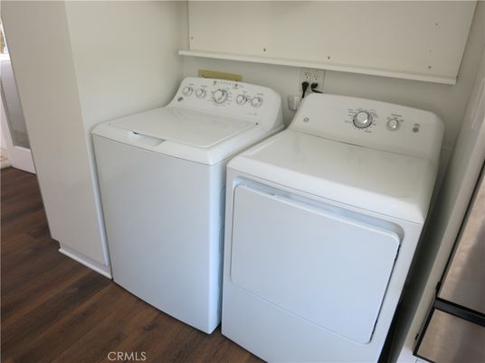 Interior, Utility Closets, Washer, Wood Texture Flooring