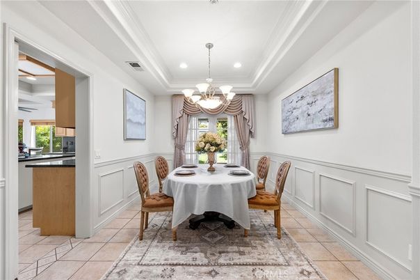 Chandelier, Dining room, Interior, Recessed Lighting