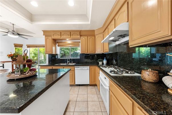 Dining room, Interior, Kitchen, Recessed Lighting