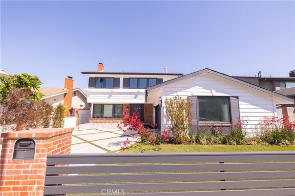 Exterior, Facade, American Craftsman