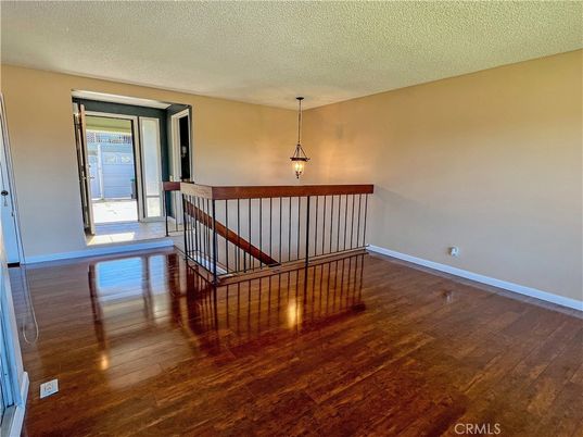 Interior, Pendant Lights, Wood Texture Flooring
