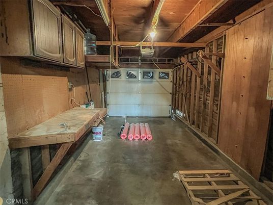 Garage, Interior, Wooden Beams