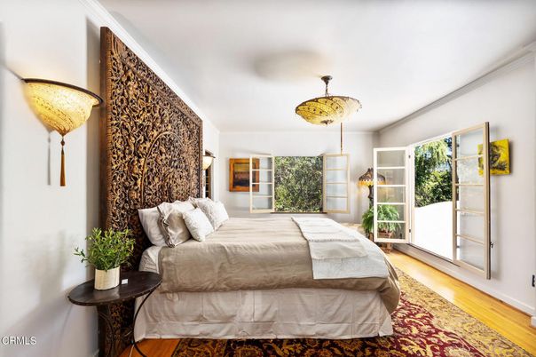 Bedroom, Interior, Pendant Lights, Wood Texture Flooring