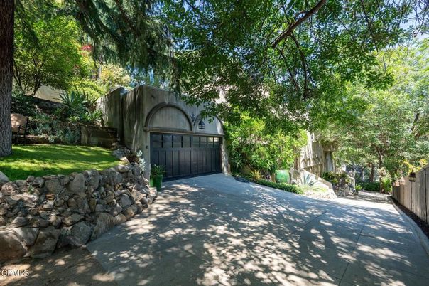 Backyard, Detached Garage, Exterior