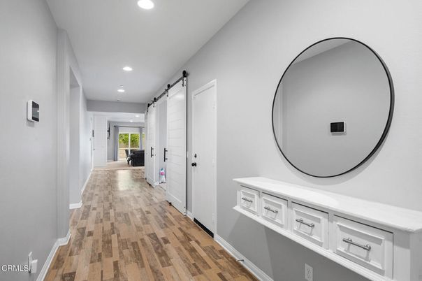 Interior, Recessed Lighting, Wood Texture Flooring