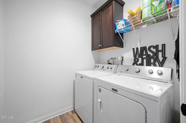Interior, Washer, Wood Texture Flooring