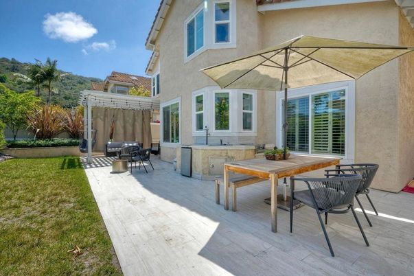 Backyard, Exterior