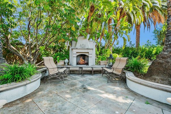 Exterior, Fireplace