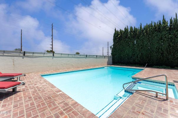 Exterior, Pool