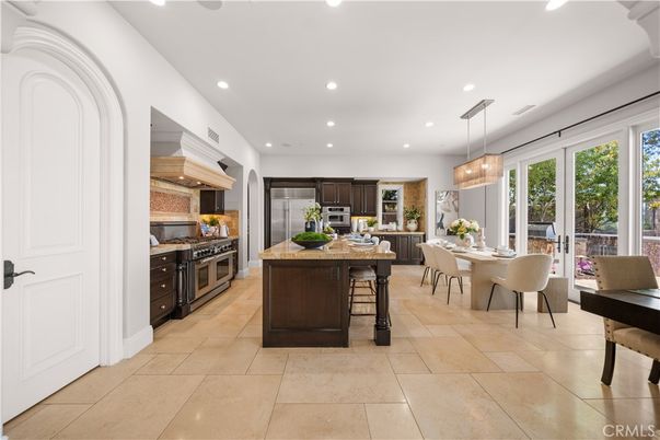 Dining room, Interior, Kitchen, Pendant Lights, Recessed Lighting, Stainless Steel Appliances