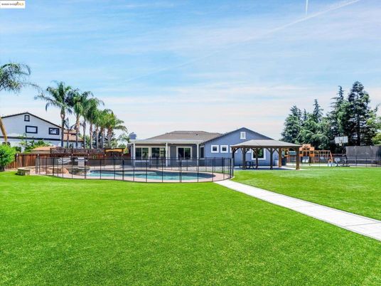 Backyard, Exterior, Pool