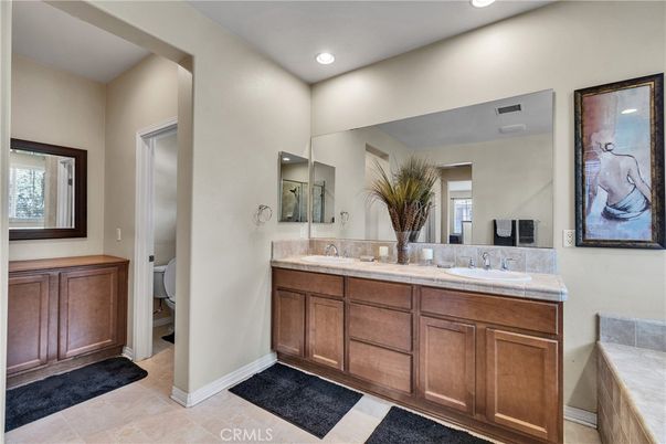 Bathroom, Dual Sink Vanities, Interior, Recessed Lighting