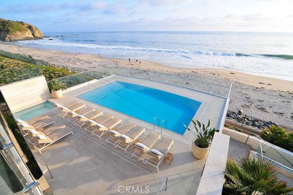 Exterior, Pool, Water