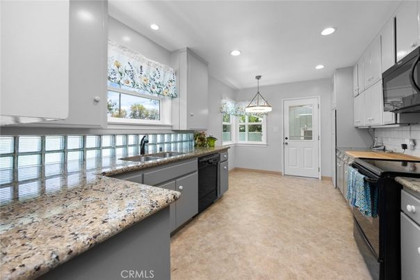 Interior, Kitchen, Pendant Lights, Recessed Lighting