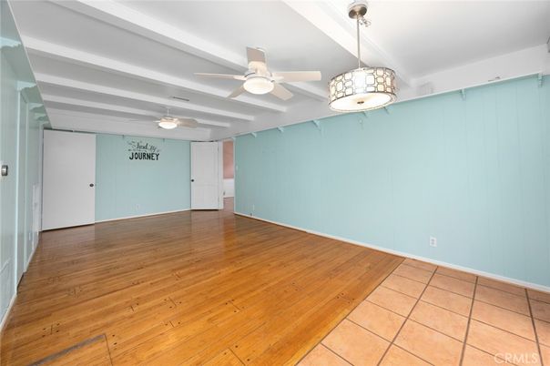 Empty room, Interior, Pendant Lights, Wood Texture Flooring