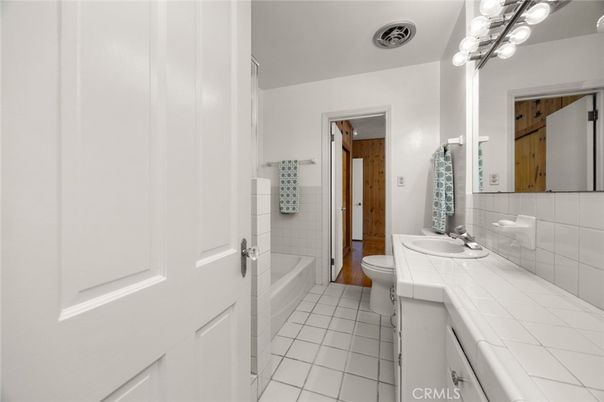 Bathroom, Interior, Tile Countertops