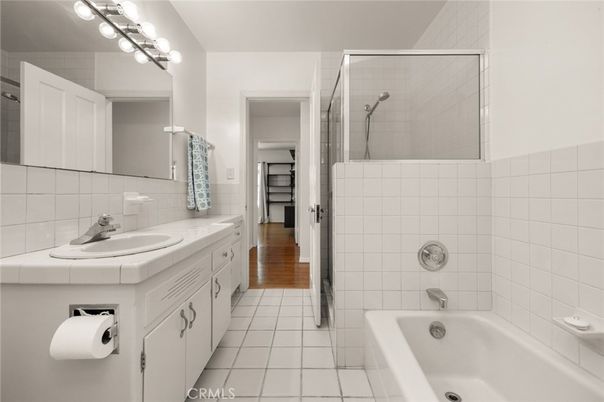 Bathroom, Interior, Tile Countertops