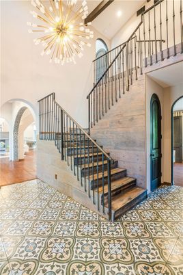 Interior, Pendant Lights, Recessed Lighting, Wood Texture Flooring