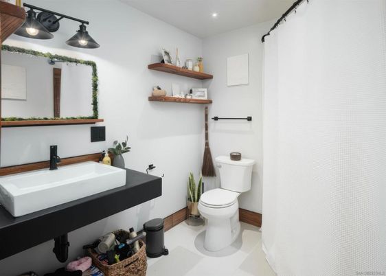 Bathroom, Interior, Recessed Lighting