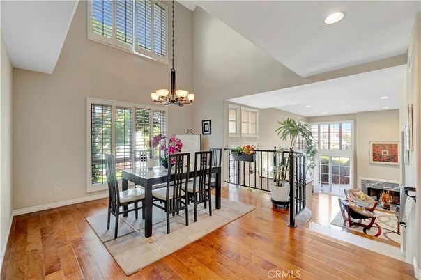 Chandelier, Dining room, Fireplace, Interior, Recessed Lighting, Wood Texture Flooring