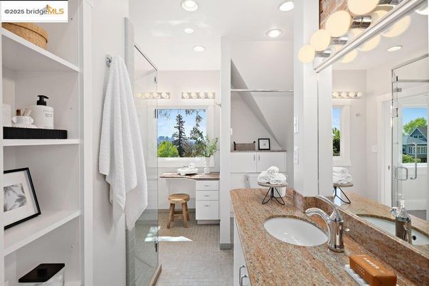Bathroom, Dual Sink Vanities, Interior, Recessed Lighting