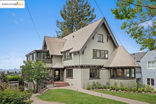 Exterior, Facade, Tudor Revival