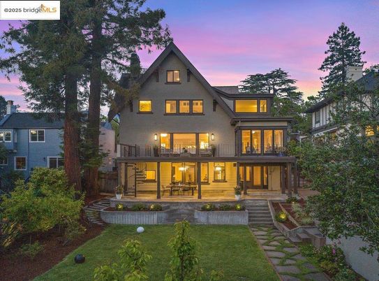 Backyard, Exterior, Facade, Farmhouse