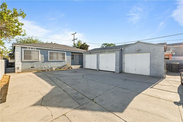 Detached Garage, Exterior