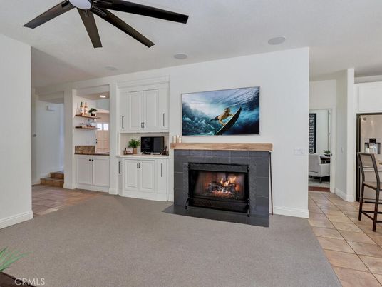Fireplace, Interior, Kitchen, Recessed Lighting