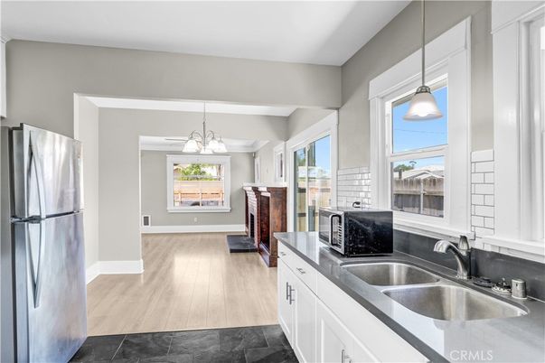 Interior, Kitchen, Pendant Lights, Wood Texture Flooring