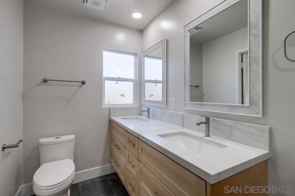Bathroom, Dual Sink Vanities, Interior, Recessed Lighting
