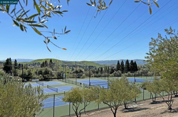 Exterior, Tennis Courts