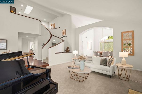 Chandelier, Dining room, Interior, Living room, Piano, Recessed Lighting