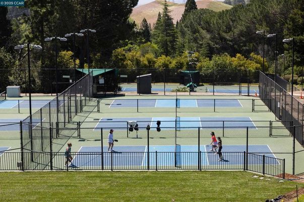 Exterior, Tennis Courts