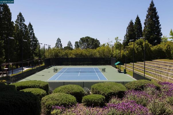 Exterior, Tennis Courts